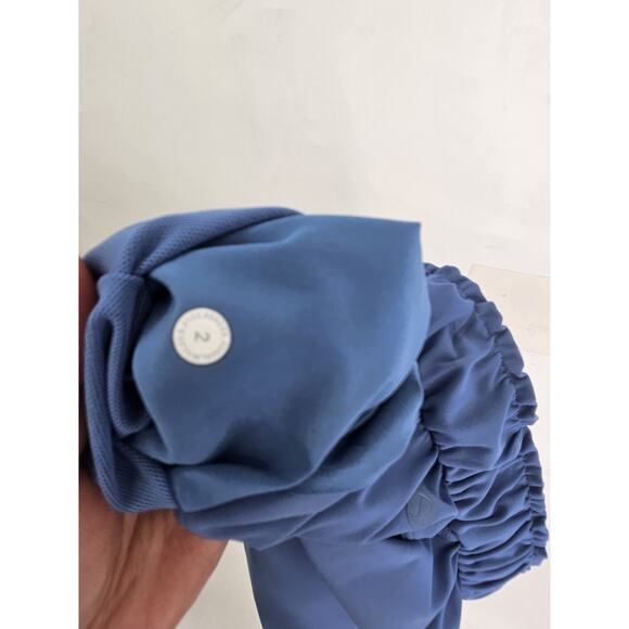 Lululemon On The Fly Pants Women’s Size 2 Blue Drawstring Stretch Travel Joggers - Picture 4 of 4